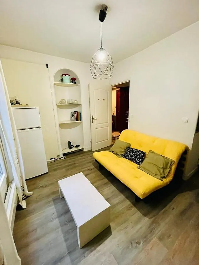 Appartement En Plein Coeur Du 10Eme Et Proche De Plusieurs Gares Paris 0*,
